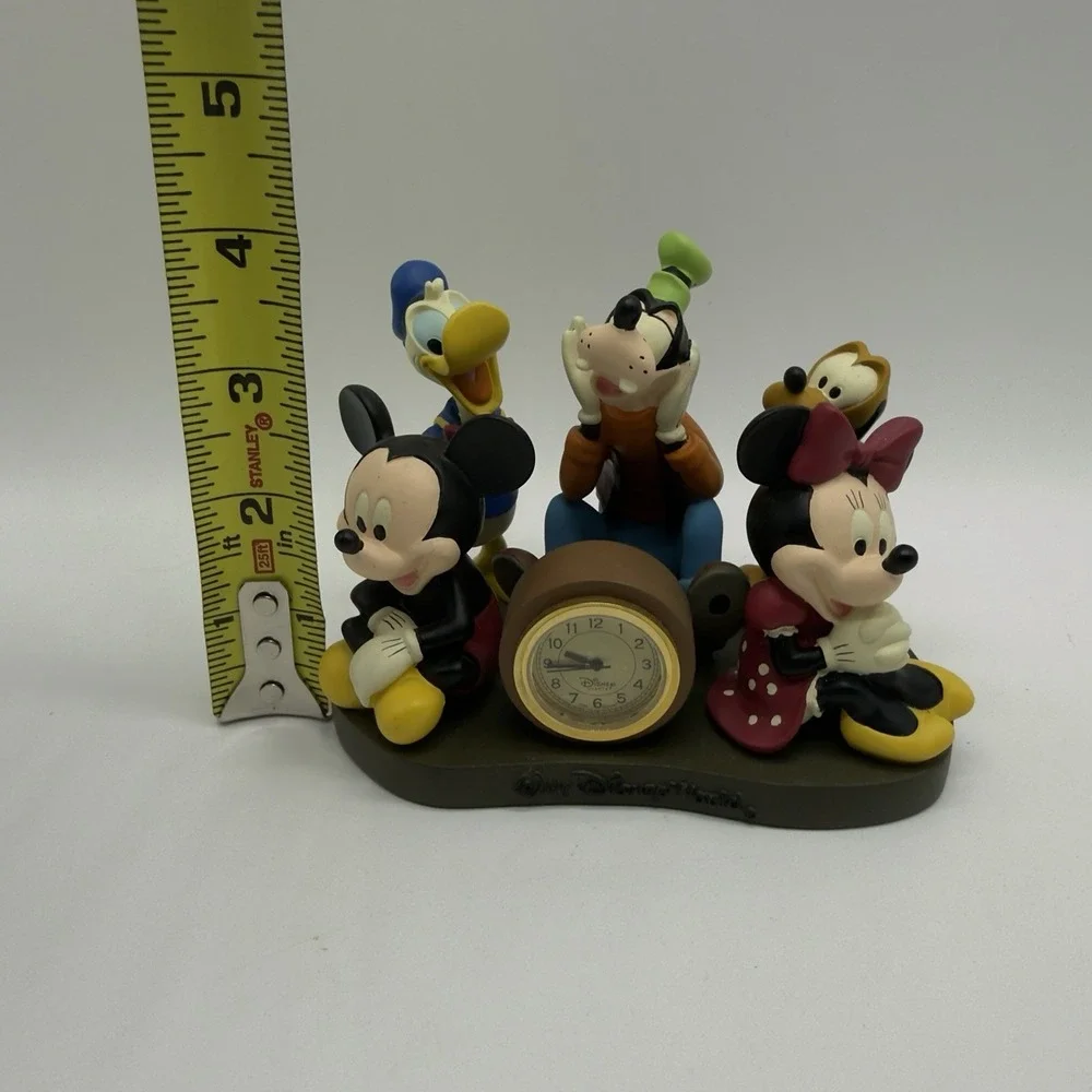 Walt Disney World Parks Clock Quartz Mickey Mouse & Gang LTD Edition Mantel 5x4‎